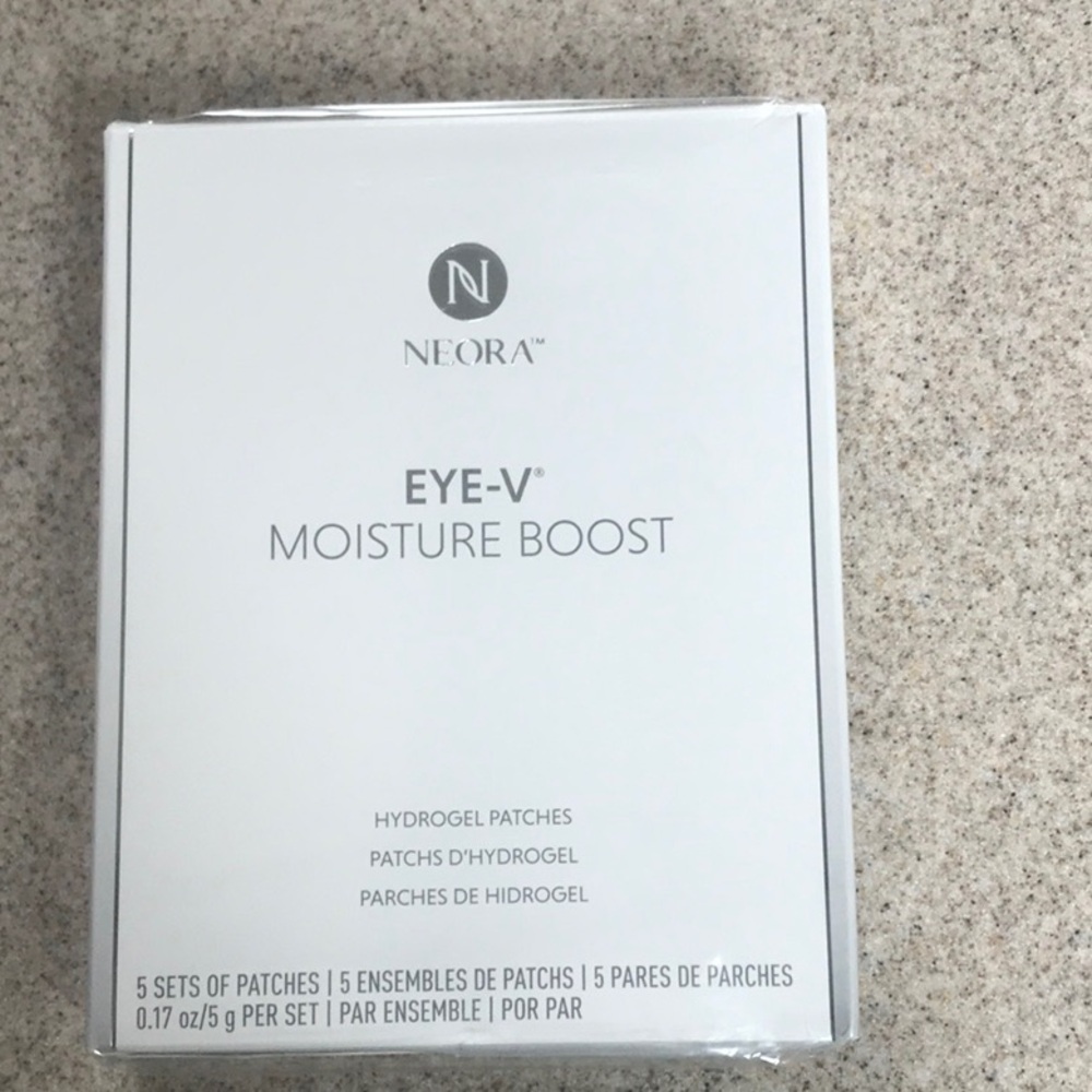 NEW unopened box  NEORA Eye-V moisture boost hydrogel patches (5)